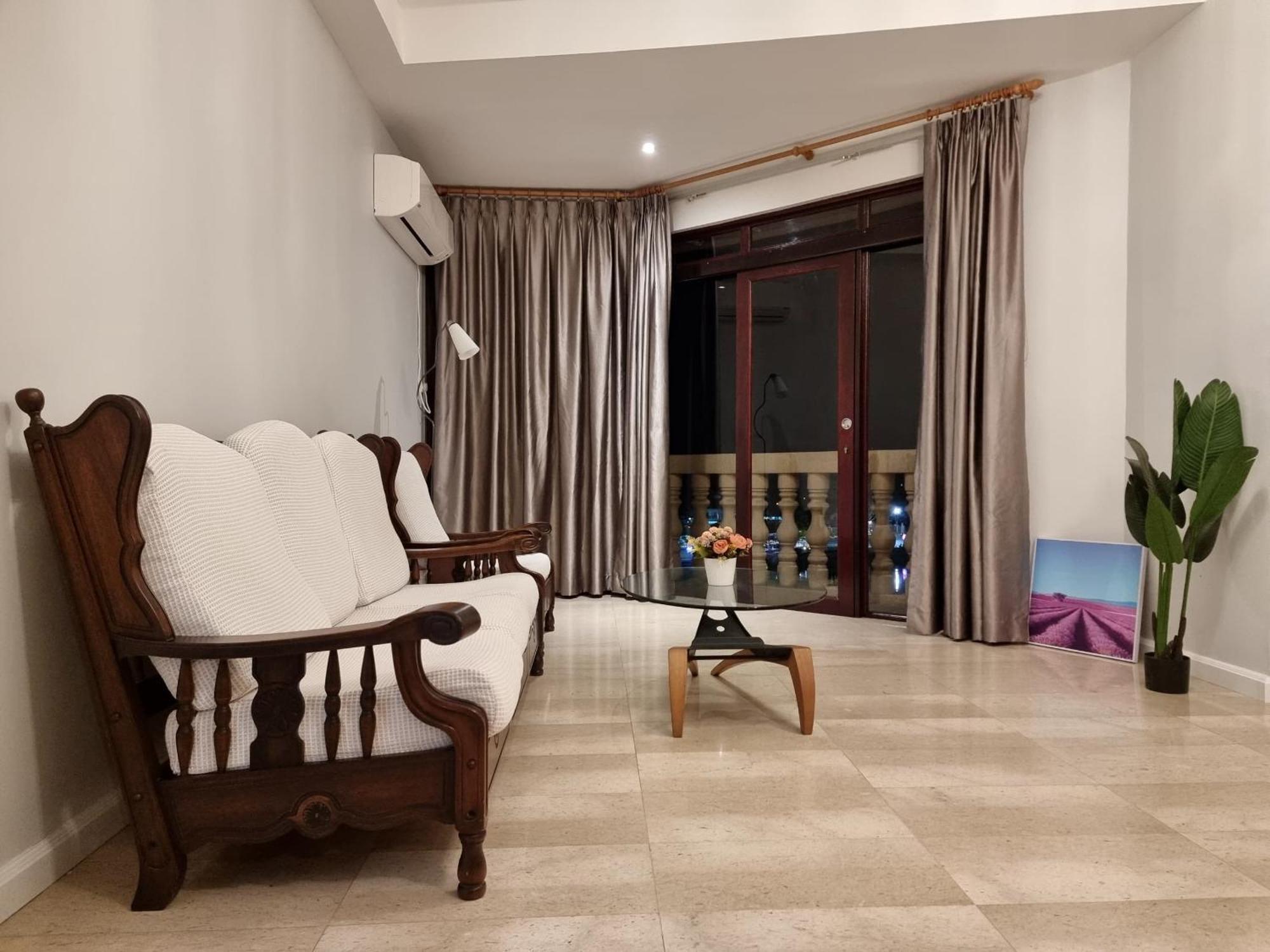 Cozzzy Hut Riverbank Suites Kuching With Spectacular River View מראה חיצוני תמונה