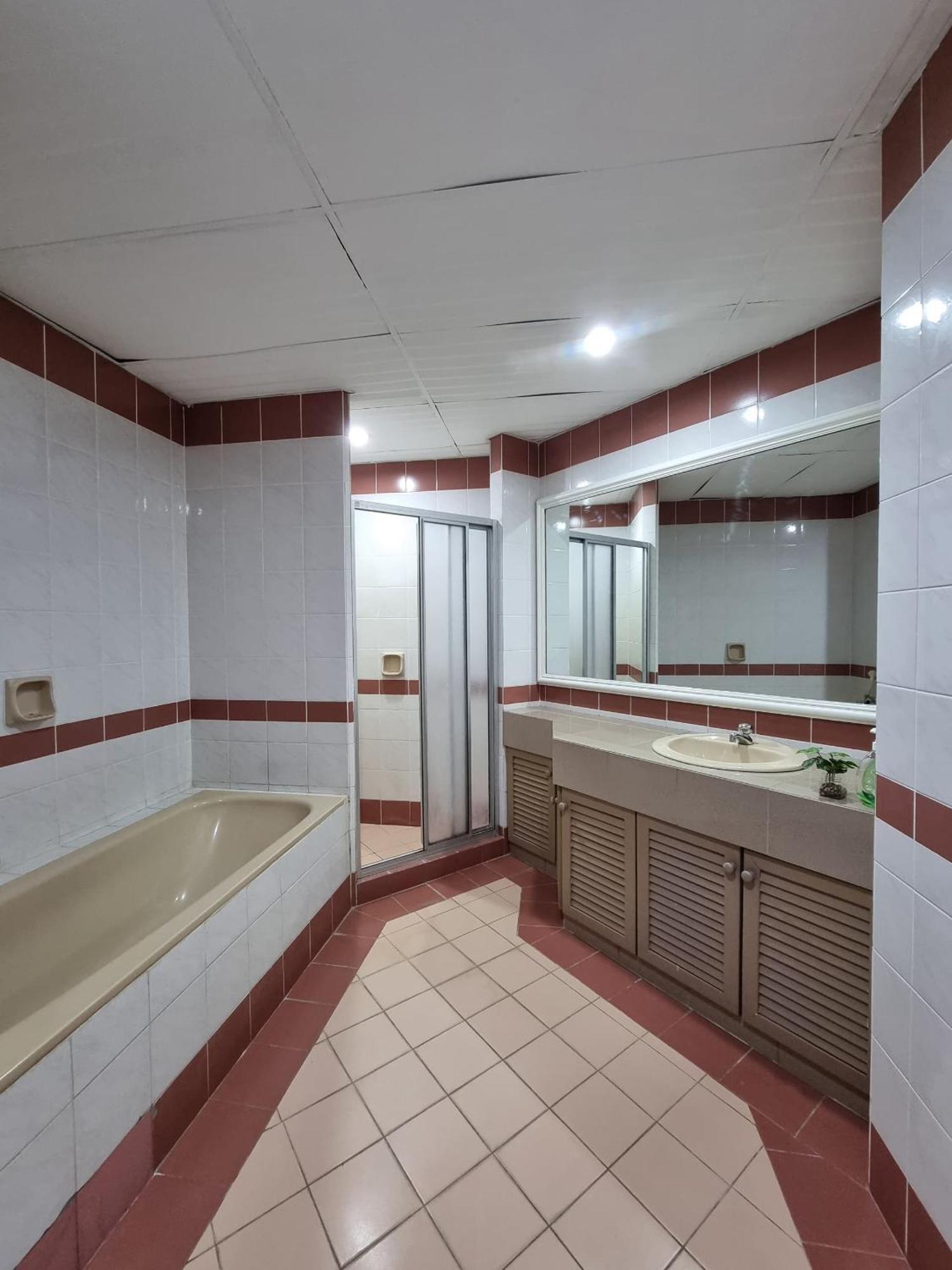 Cozzzy Hut Riverbank Suites Kuching With Spectacular River View מראה חיצוני תמונה