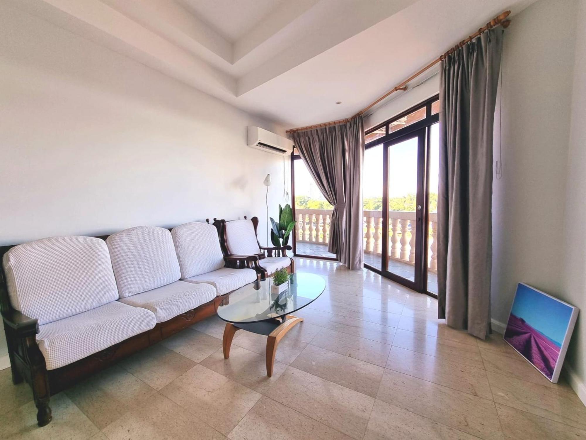 Cozzzy Hut Riverbank Suites Kuching With Spectacular River View מראה חיצוני תמונה