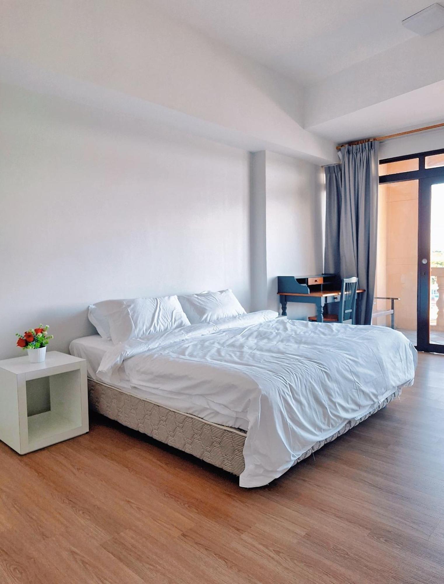 Cozzzy Hut Riverbank Suites Kuching With Spectacular River View מראה חיצוני תמונה